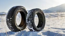 無懼嚴(yán)冬 縱情馳騁 鄧祿普輪胎